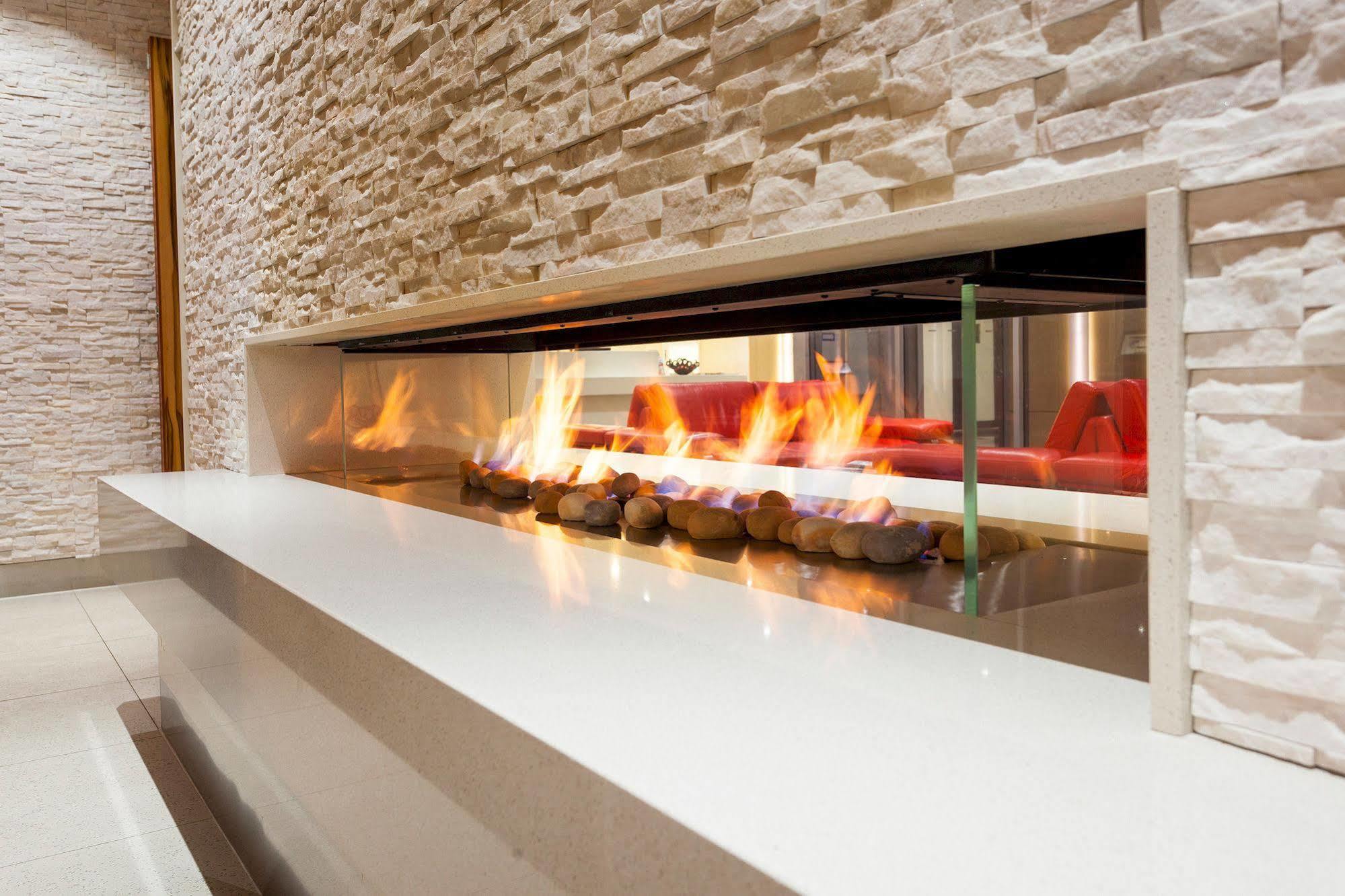 Mantra Charles Hotel Λόντσεστον Εξωτερικό φωτογραφία